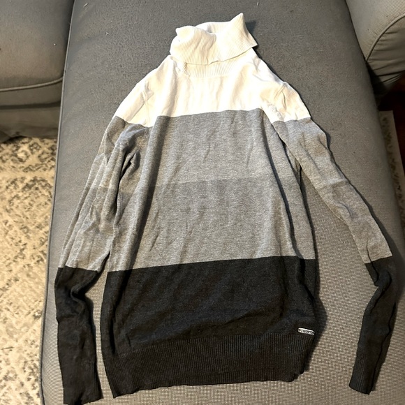 Calvin Klein Turtleneck Sweater - Picture 1 of 2